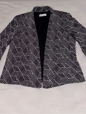 Kasper Women’s Black & White Geometric Half-sleeved Open-Front Blazer